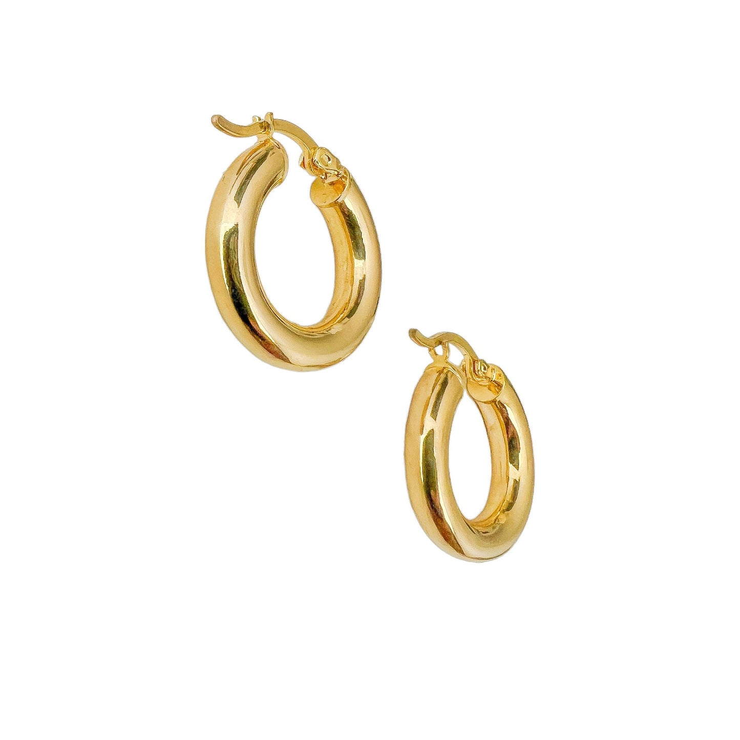 Argollas clásicas enchapadas en oro de 18k