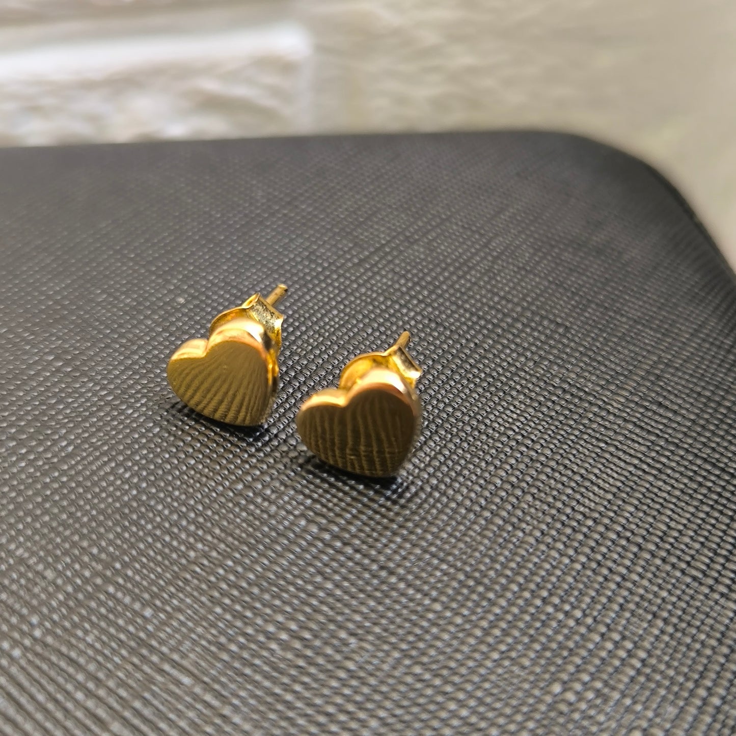 Aretes corazón en oro de 18k