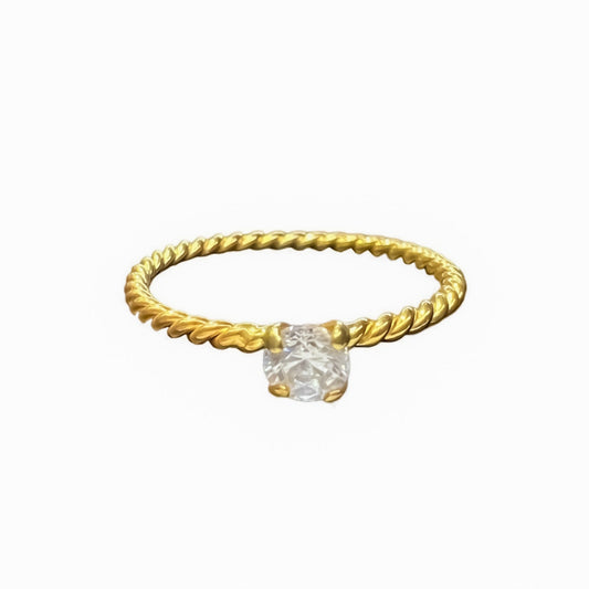 Anillo entorchado con circón en plata 925/950 enchapado en oro de 18k