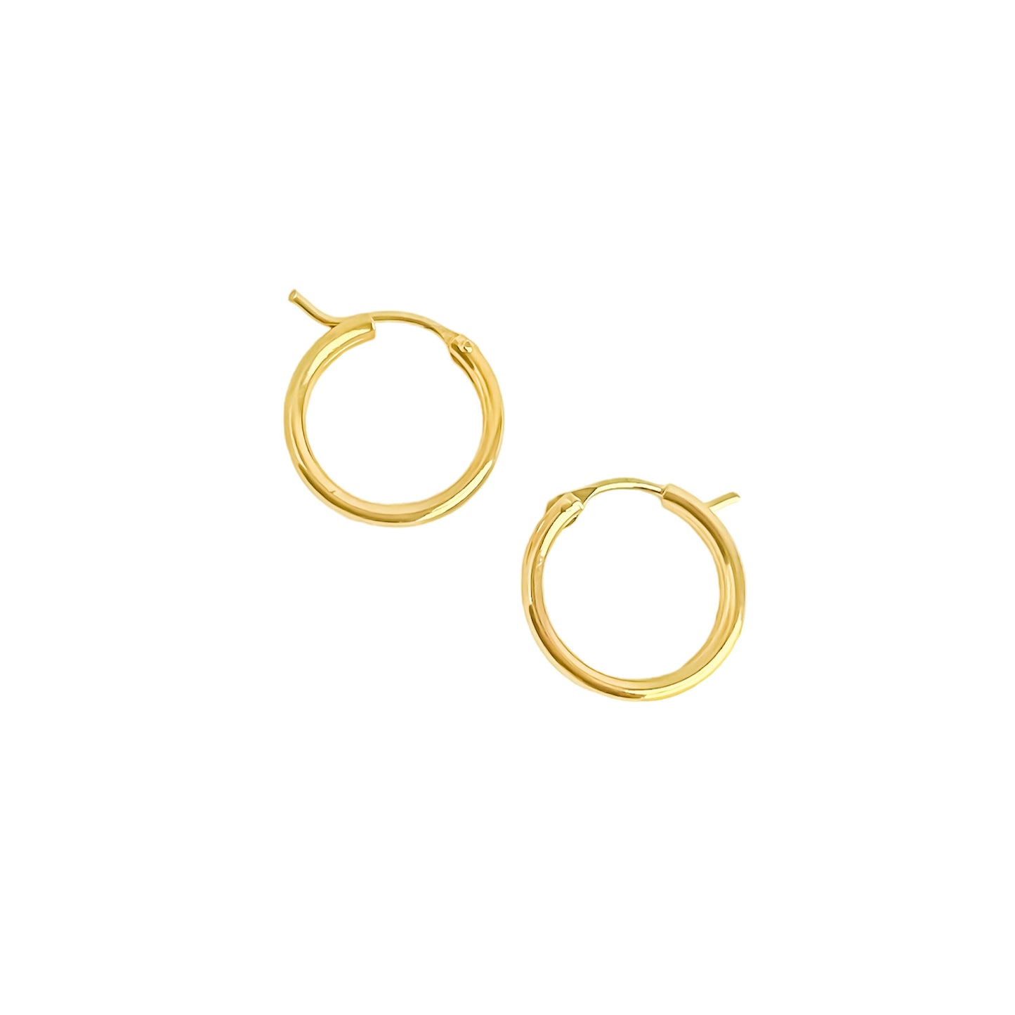 Argollas lisas en plata 925/950 enchapadas en oro de 18k