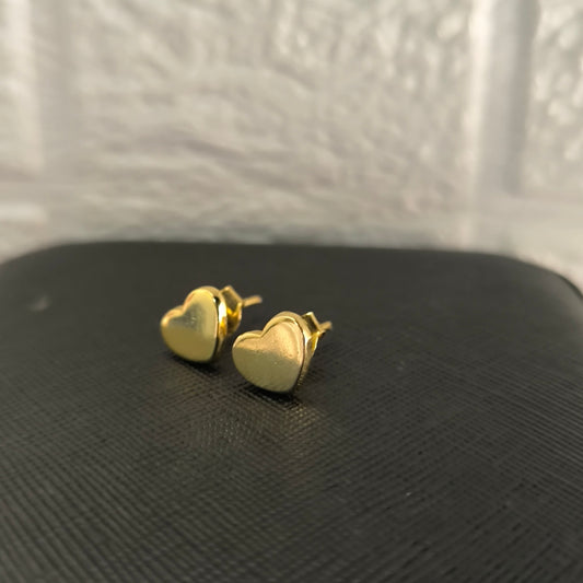 Aretes corazón en oro de 18k