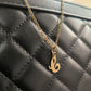 Collar con letra personalizada en oro de 18k
